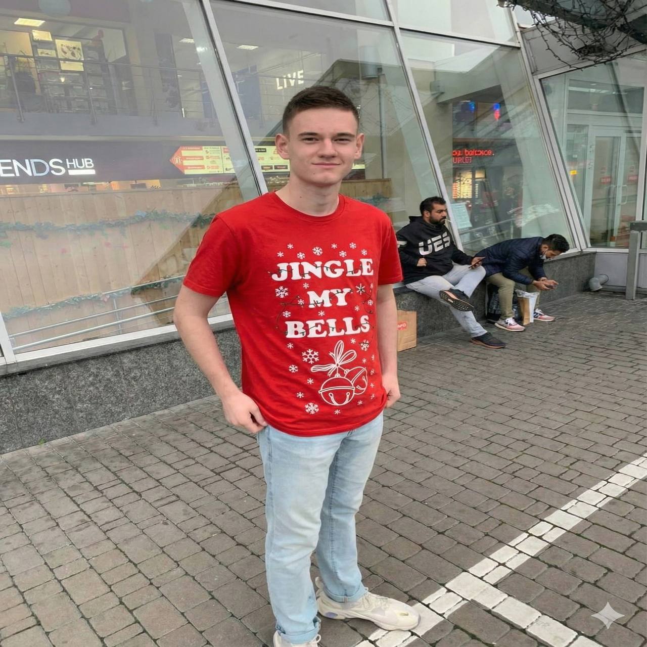 Троєщина пікчерз